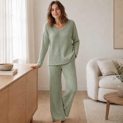 Loungewear-Set Elin – Rippstrick mit V-Ausschnitt