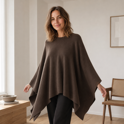 Strick-Cape Solveig – oversized & weich fließend