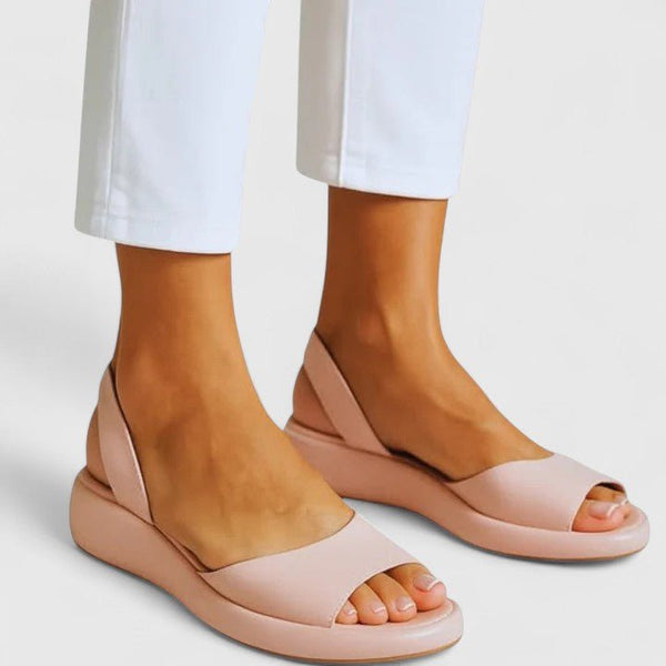 Emrynn | Bequeme Flache Sandalen