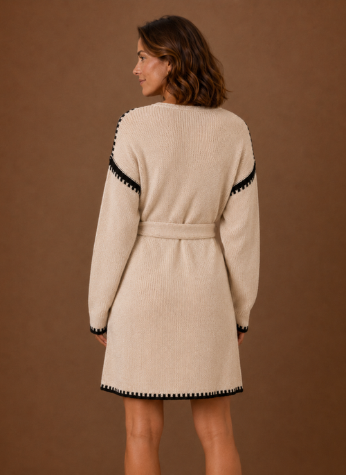 Damen Strickkleid mit V-Ausschnitt und Gürtel