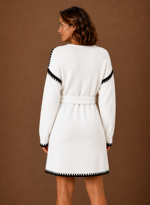 Damen Strickkleid mit V-Ausschnitt und Gürtel