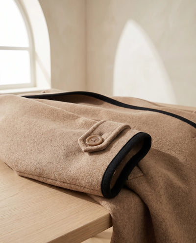 Romy Mantel lang mit Kontrastkante – Camel