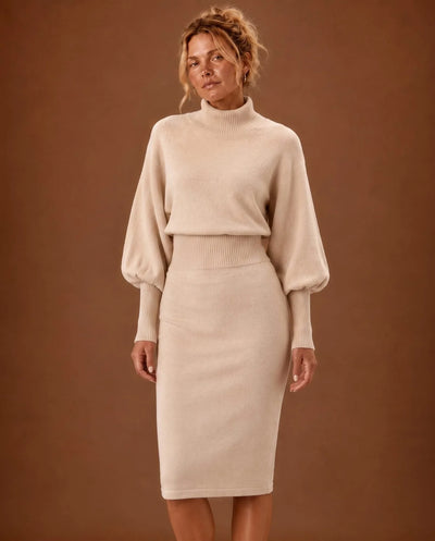 Elodie Strickkleid midi mit Rollkragen – Beige