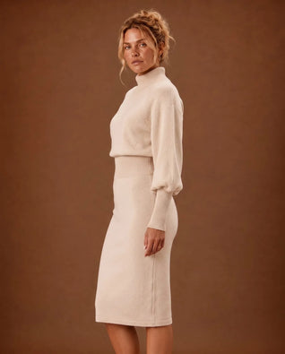 Elodie Strickkleid midi mit Rollkragen – Beige