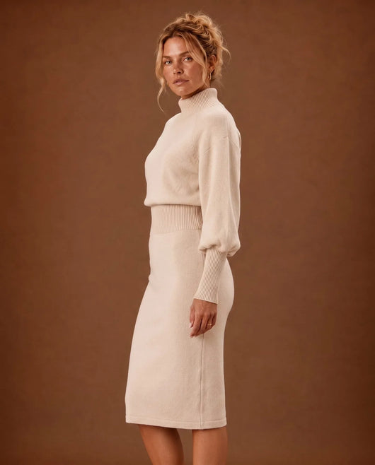 Elodie Strickkleid midi mit Rollkragen – Beige