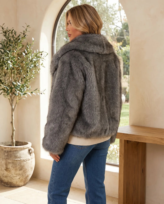 Beatrix Kurzjacke aus Kunstfell mit Schalkragen – Grau