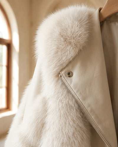 Faye Kurzjacke aus Plüsch-Kunstfell – Cremeweiß