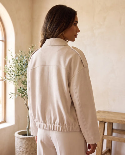 Hadley Hemdjacke in Wildlederoptik oversized – Beige