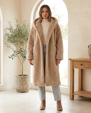Elsie Teddymantel mit Kapuze – Beige