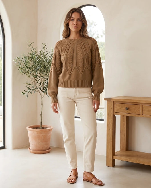 Isla Zopfstrickpullover mit Rundhals – Camel