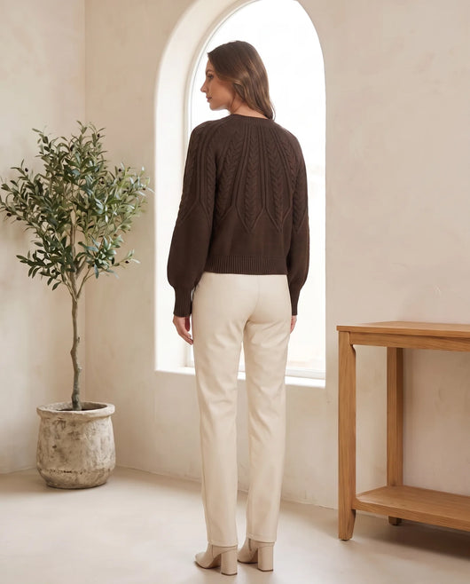 Isla Zopfstrickpullover mit Rundhals – Kaffeebraun