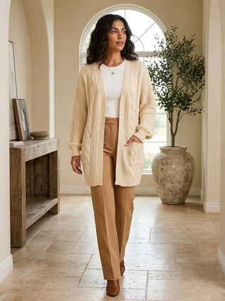 Juniper Strickjacke grobstrick mit Zopfmuster – Beige