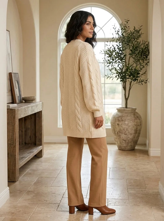 Juniper Strickjacke grobstrick mit Zopfmuster – Beige