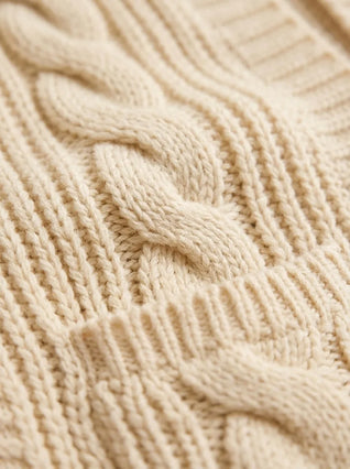 Juniper Strickjacke grobstrick mit Zopfmuster – Beige