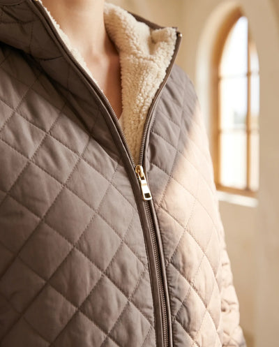 Freya Steppjacke mit Kapuze – Taupe