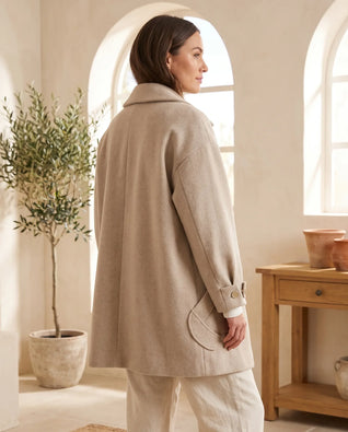 Margot Mantel lang oversized – Haferbeige