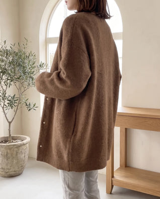 Wren Strickjacke oversized mit Druckknöpfen – Dunkelbraun
