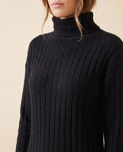 Ada Strickkleid mini mit Rollkragen
