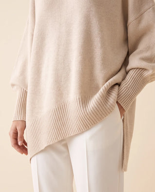Daphne Pullover oversized mit asymmetrischem Saum