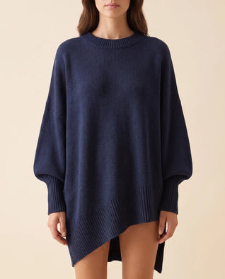 Daphne Pullover oversized mit asymmetrischem Saum
