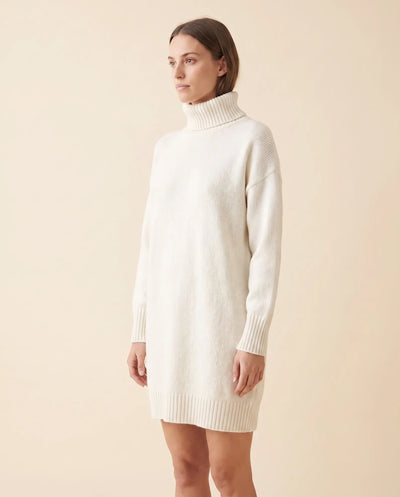 Tess Strickkleid mit Rollkragen