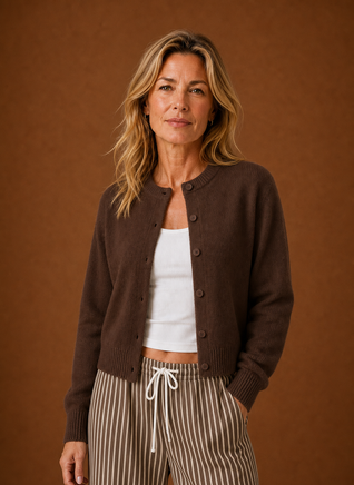 Damen Strickjacke mit Rundhals und Knopfleiste