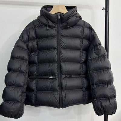 Emilia | Damen Kurze Thermo-Steppjacke mit Kapuze und Reißverschlusstaschen