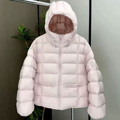 Emilia | Damen Kurze Thermo-Steppjacke mit Kapuze und Reißverschlusstaschen