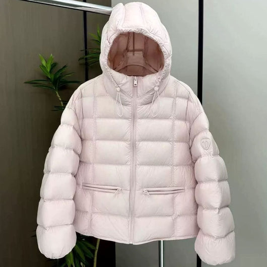 Emilia | Damen Kurze Thermo-Steppjacke mit Kapuze und Reißverschlusstaschen