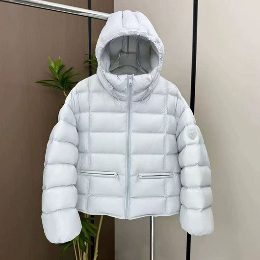 Emilia | Damen Kurze Thermo-Steppjacke mit Kapuze und Reißverschlusstaschen