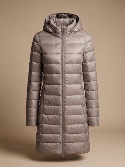 Nora | Damen Ultraleichte Lange Daunenjacke mit Kapuze Reißverschluss Winterjacke