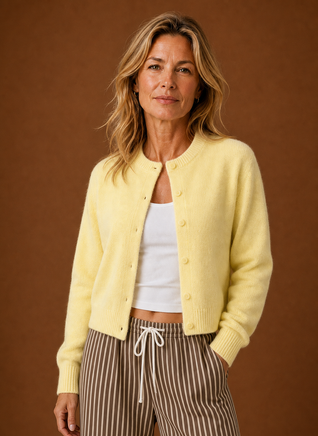 Damen Strickjacke mit Rundhals und Knopfleiste